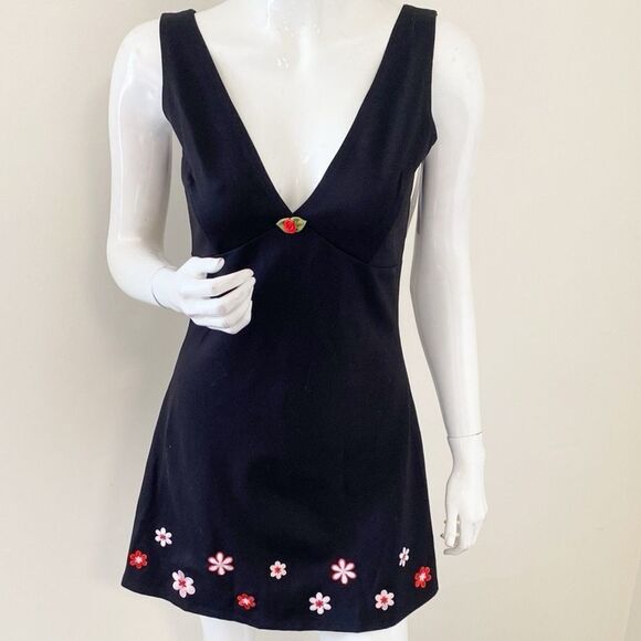 dELiA*s by Dolls Kill Black, Red & Pink Embroidered Flowers Mini Sundress 60s - Picture 1 of 5